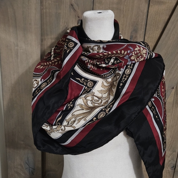 Vintage 1980s Silk Heraldic Shield Versace Style Large Sqaure Scarf. Red/Black. - Picture 11 of 11
